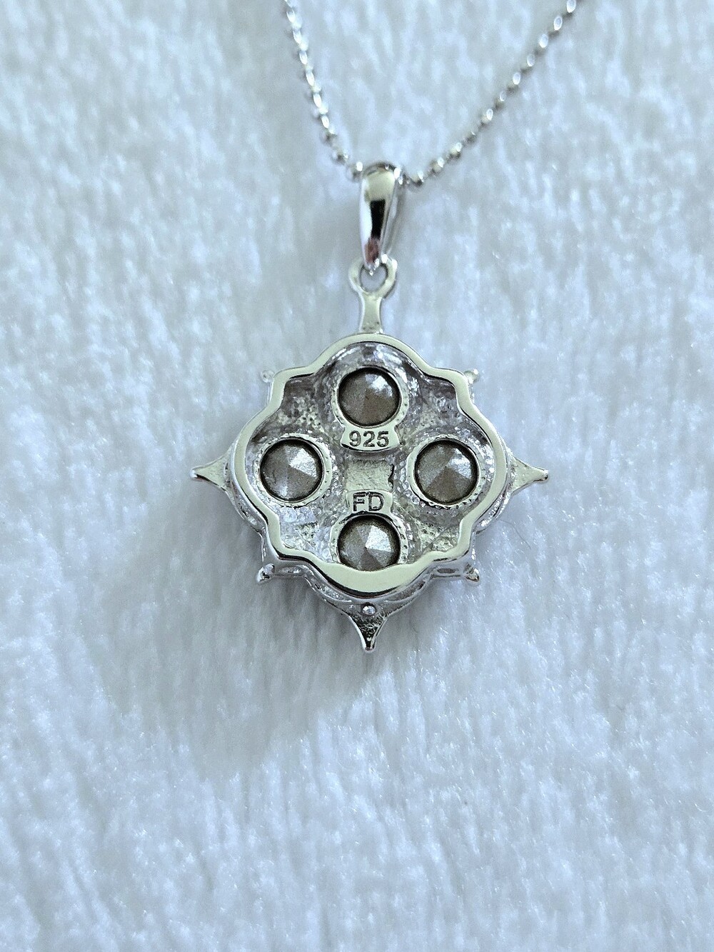 bleu💙 sage Swarovski Flower🏵 Pendant Necklace - NWT - Picture 10 of 16